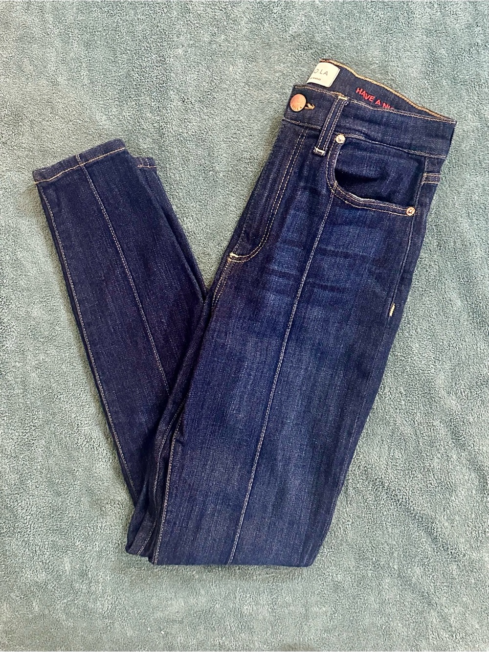 AO.LA Dark Wash Skinny Jeans Front Seam Detail Stretch Denim Size 27